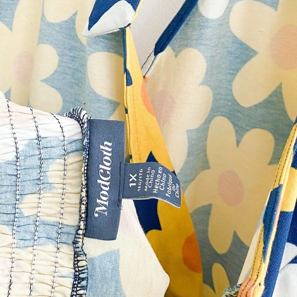 ModCloth Dreaming Of Daises Floral Halter Romper - Picture 6 of 8